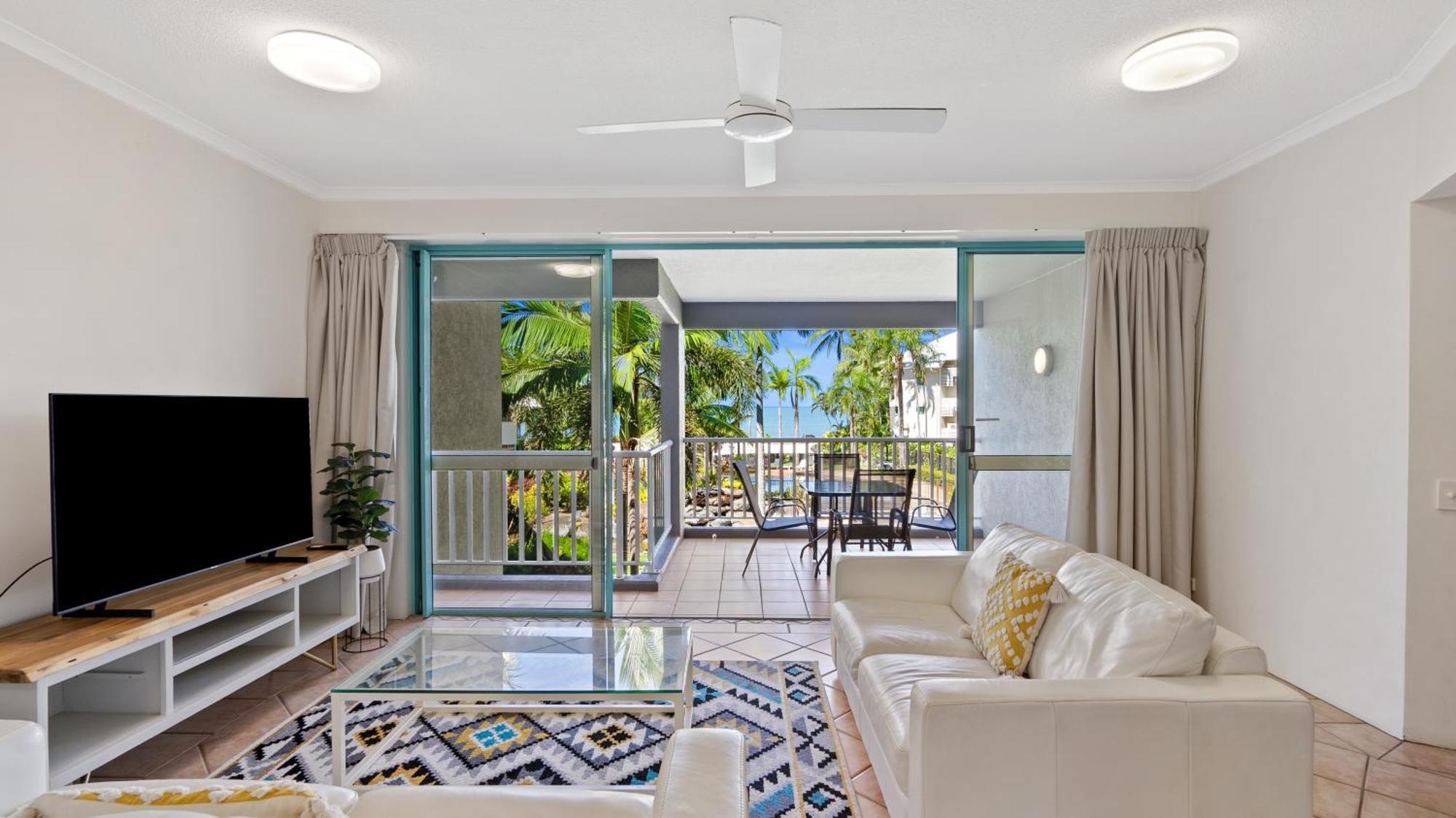 Coral Sands Beachfront Resort Trinity Beach Exterior foto